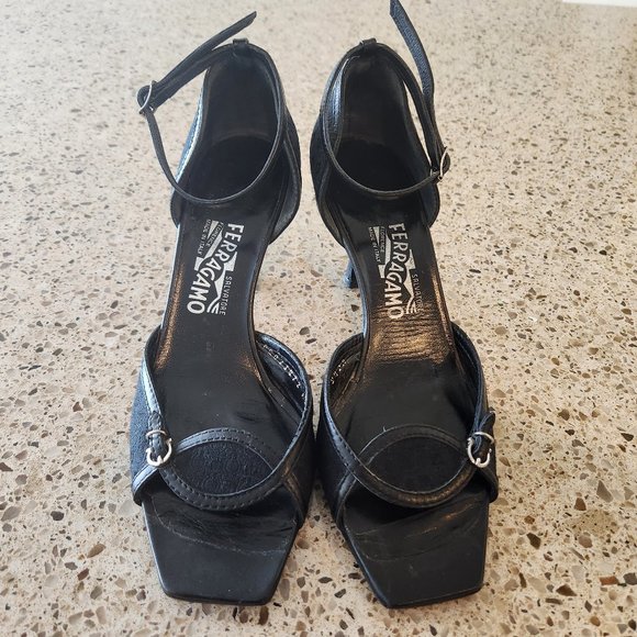 Vintage Strappy Black Heels- Salvatore Ferragamo 9 1/2 2A - Picture 4 of 8